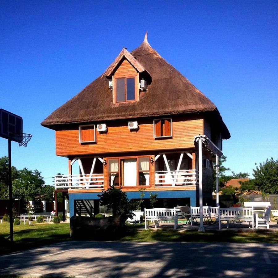 Old Fane'S Lodge Marasu Exterior foto
